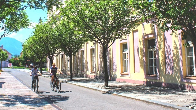 Bike trail through the historic center