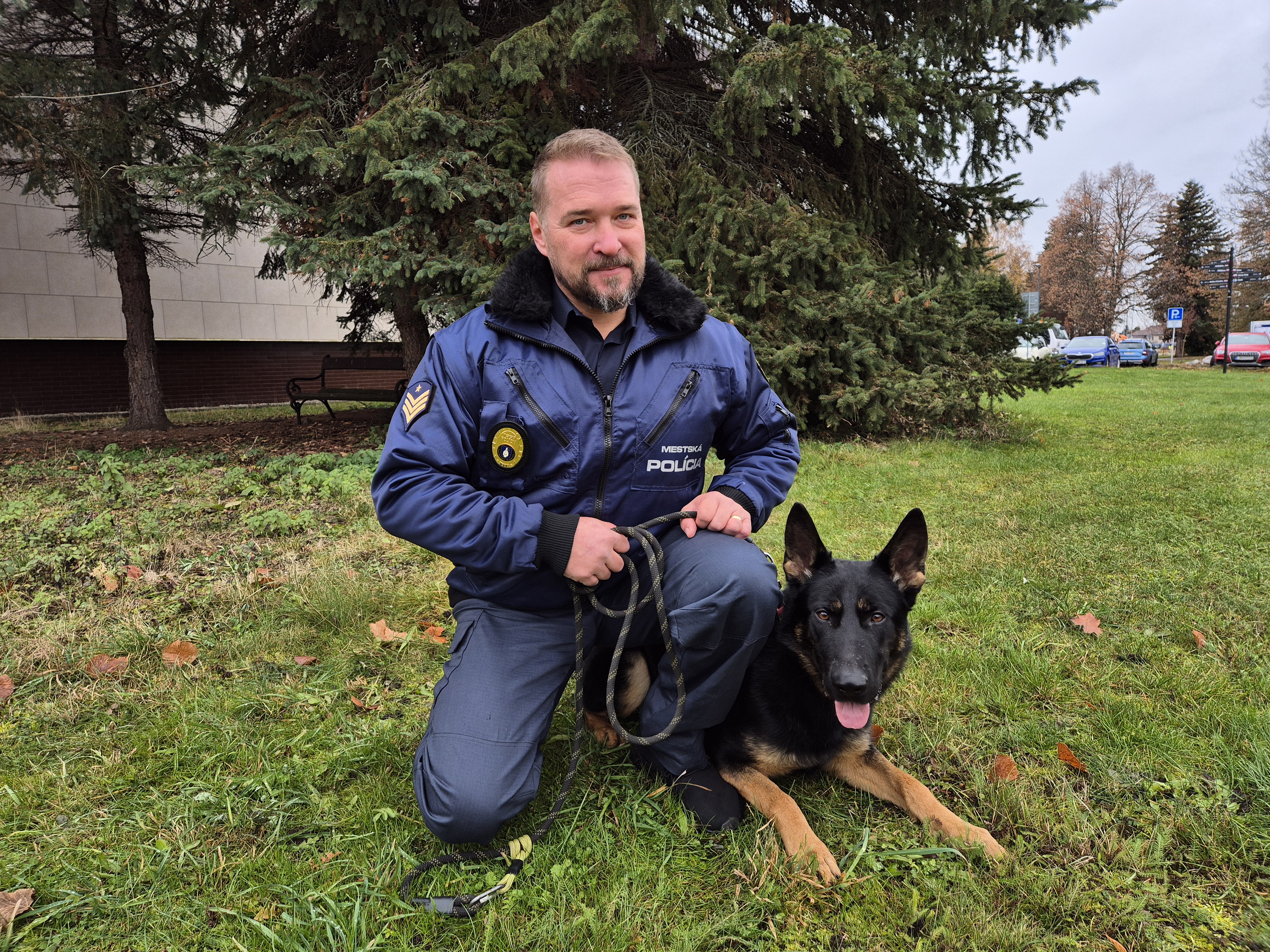 Mestskí policajti majú nového chlpatého kolegu