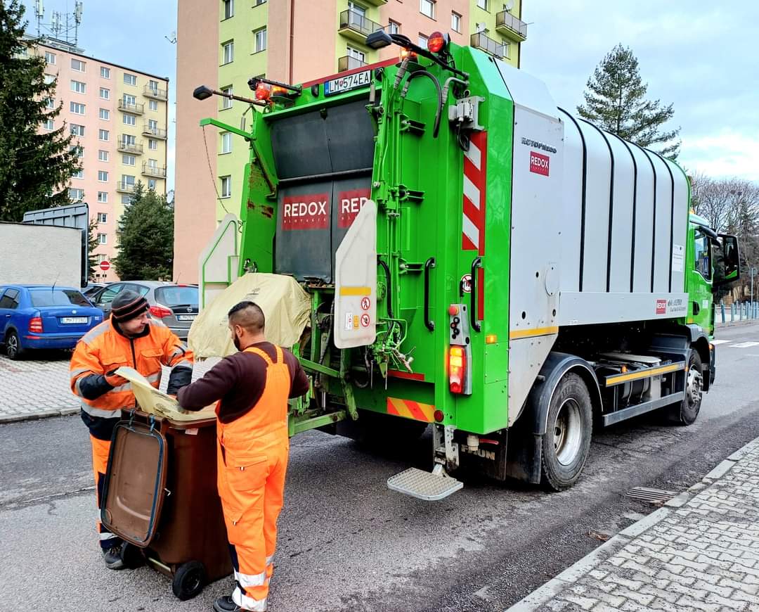 Neblokujte autami kontajnerové stojiská, vývoz odpadu sa posúva