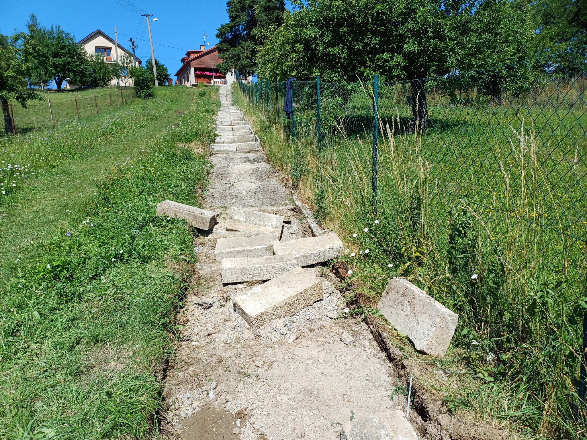 Rekonštrukcie komunikácií v Ploštíne a Iľanove pokračujú podľa plánov