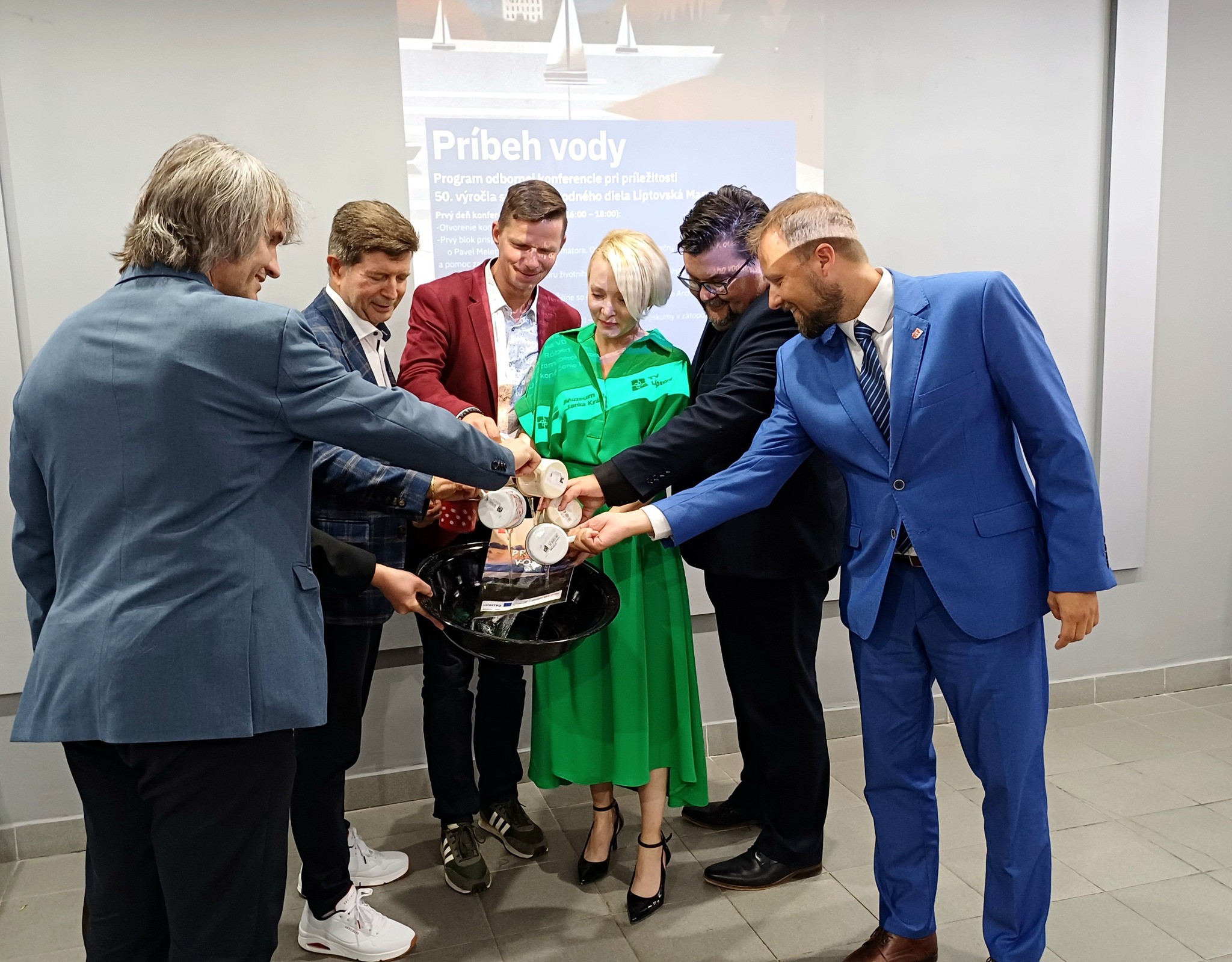 Vodou z Liptovskej Mary uviedli do života publikáciu Príbeh vody