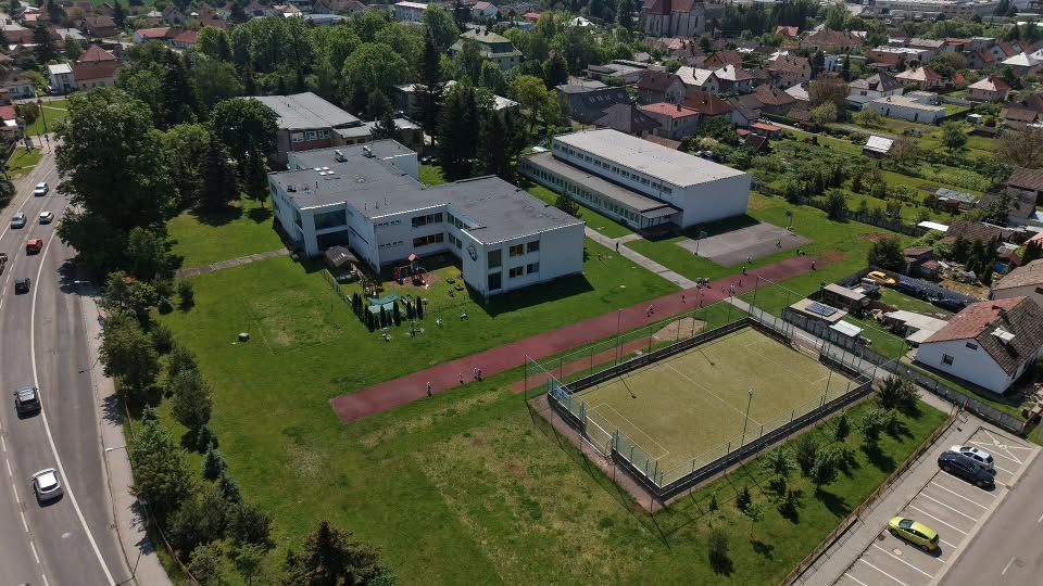 Školy otvorili brány pre remeselníkov a stavbárov