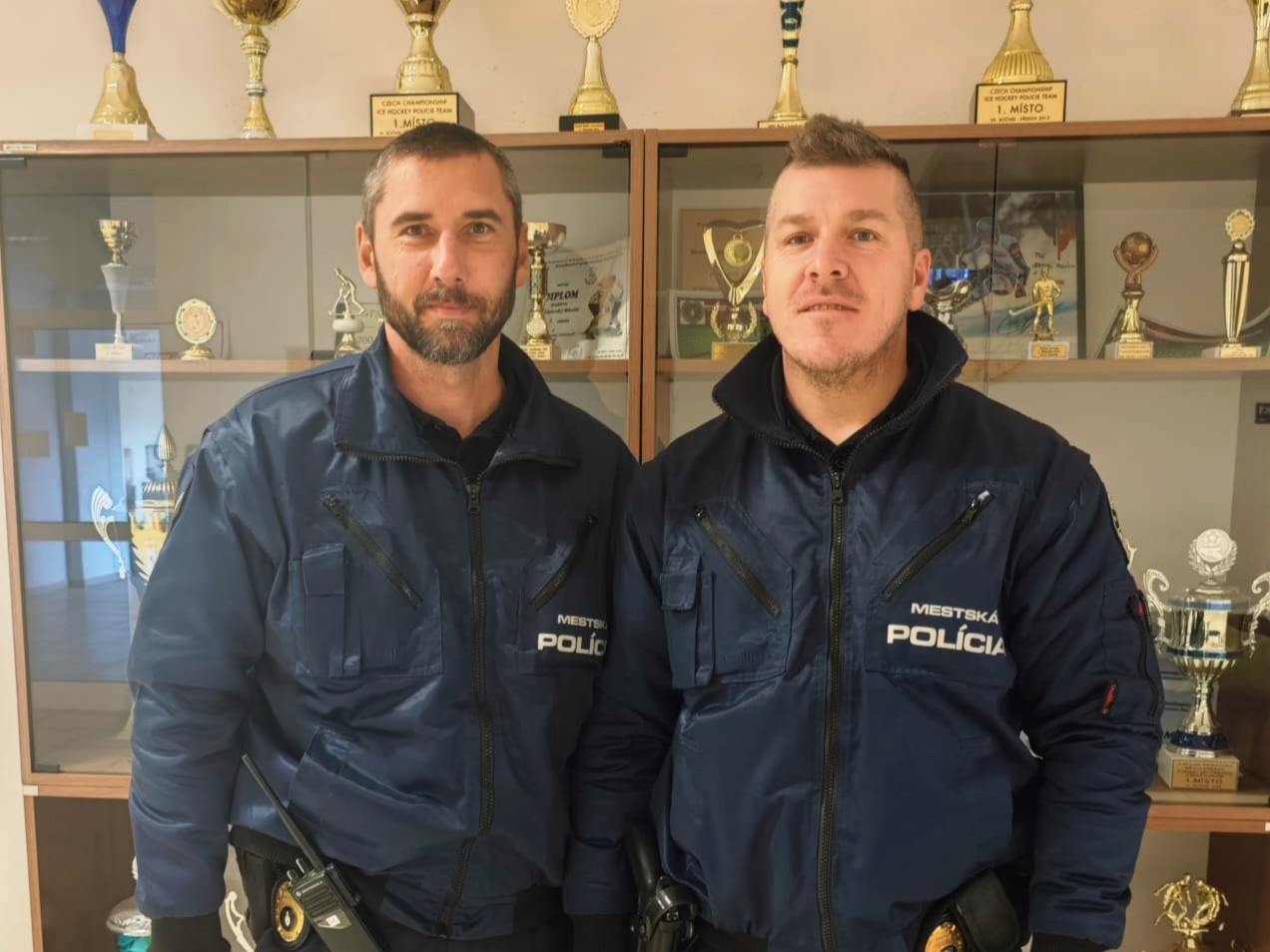Mikulášski mestskí policajti zachránili život imobilného muža